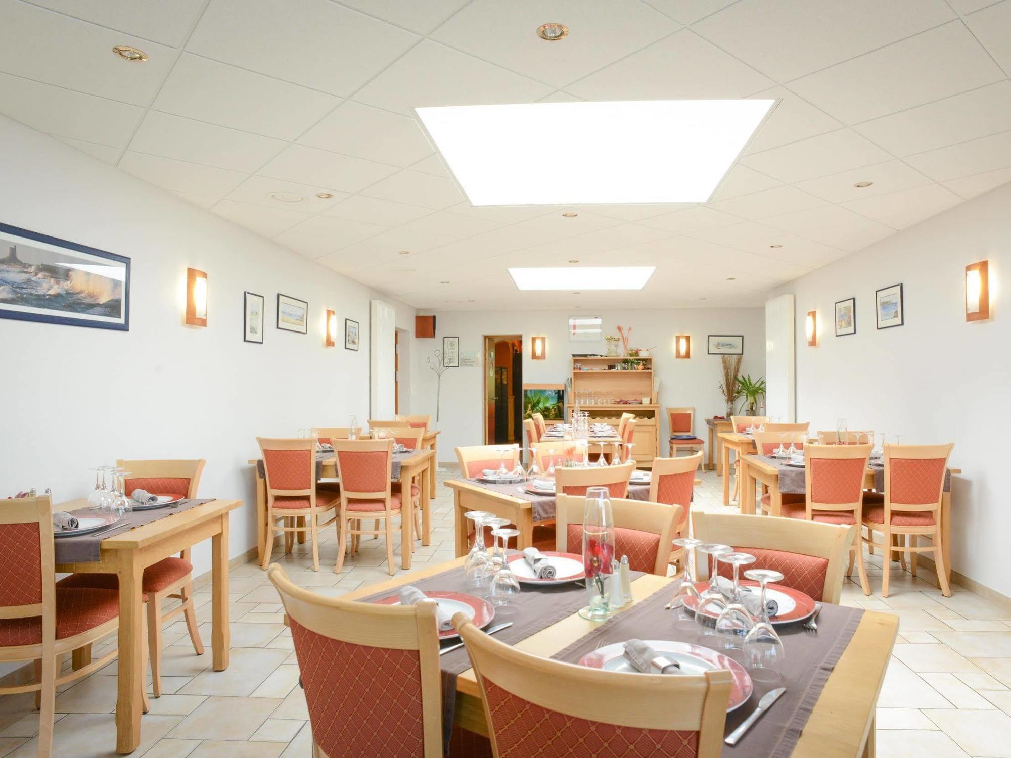 Au P'Tit Quinquin Le Val-Saint-Pere Exterior photo